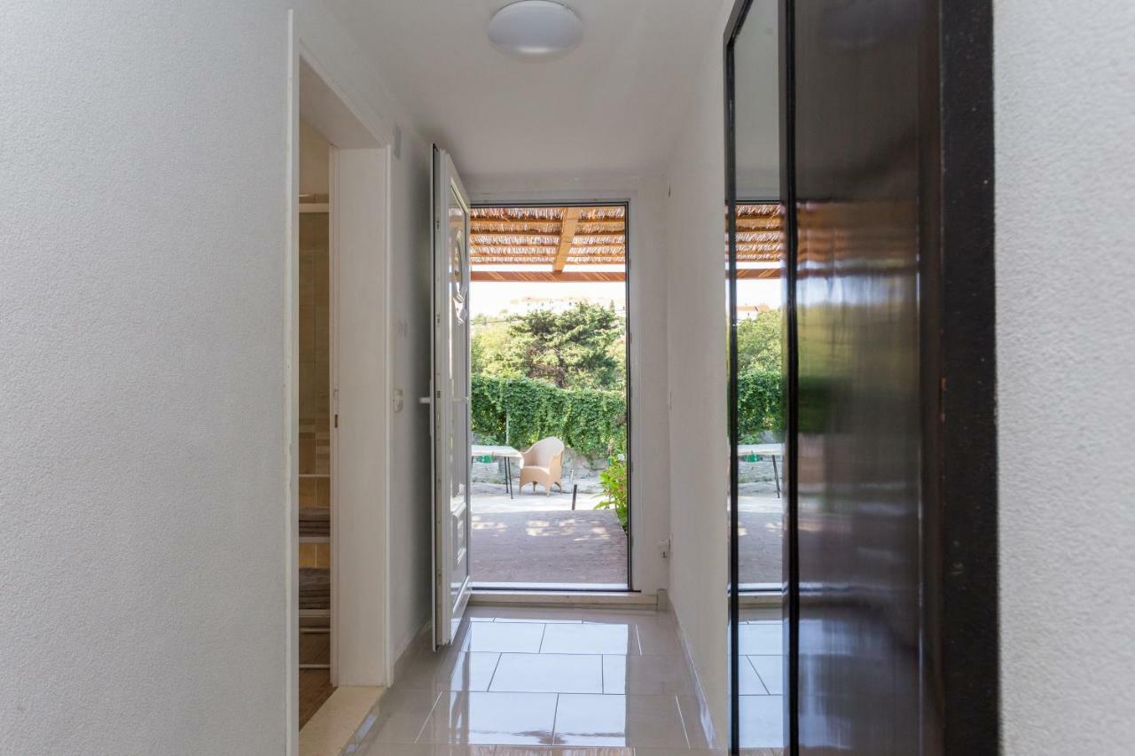 Kuca Za Odmor Isabella Apartment *